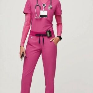 Figs Electric Orchid scrub set